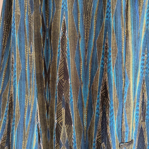 Go> by GoSilk abstract pattern snap button blouse - Picture 4 of 9